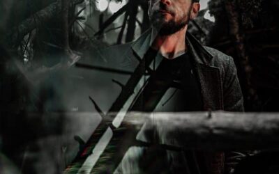Homme dans une forêt sombre et mystérieuse.