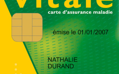 Carte Vitale française avec puce et informations.