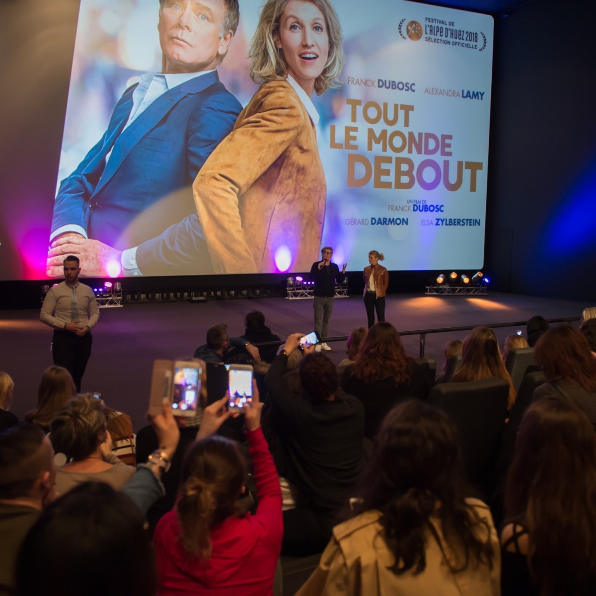 Tout le monde debout