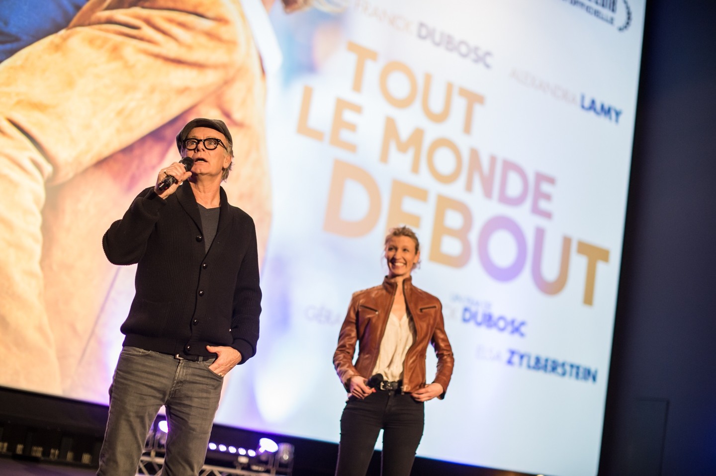 Tout le monde debout