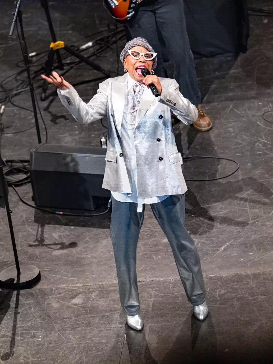 dee-dee-bridgewater-011-vincent-zobler