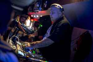 Web-DJ-Sneak-2