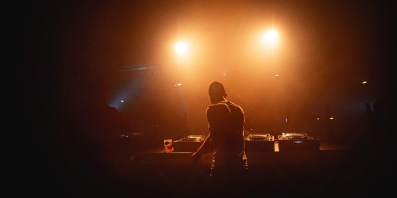 Soirée Carte Blanche Prod. - Julian Jeweil