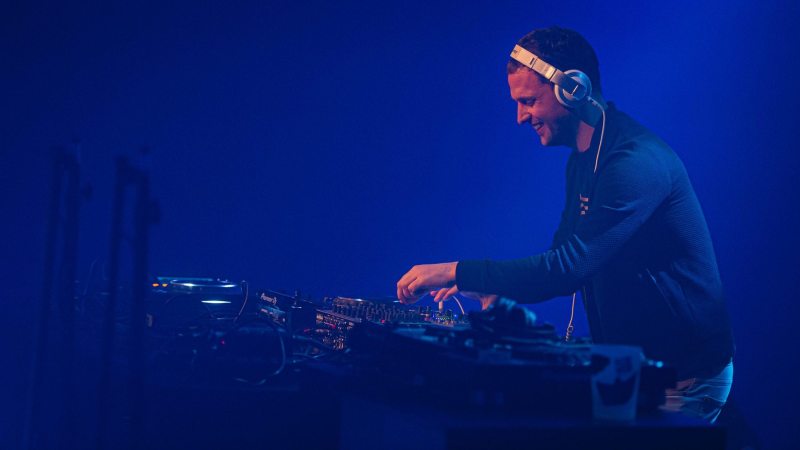 Soirée Carte Blanche Prod. - Julian Jeweil