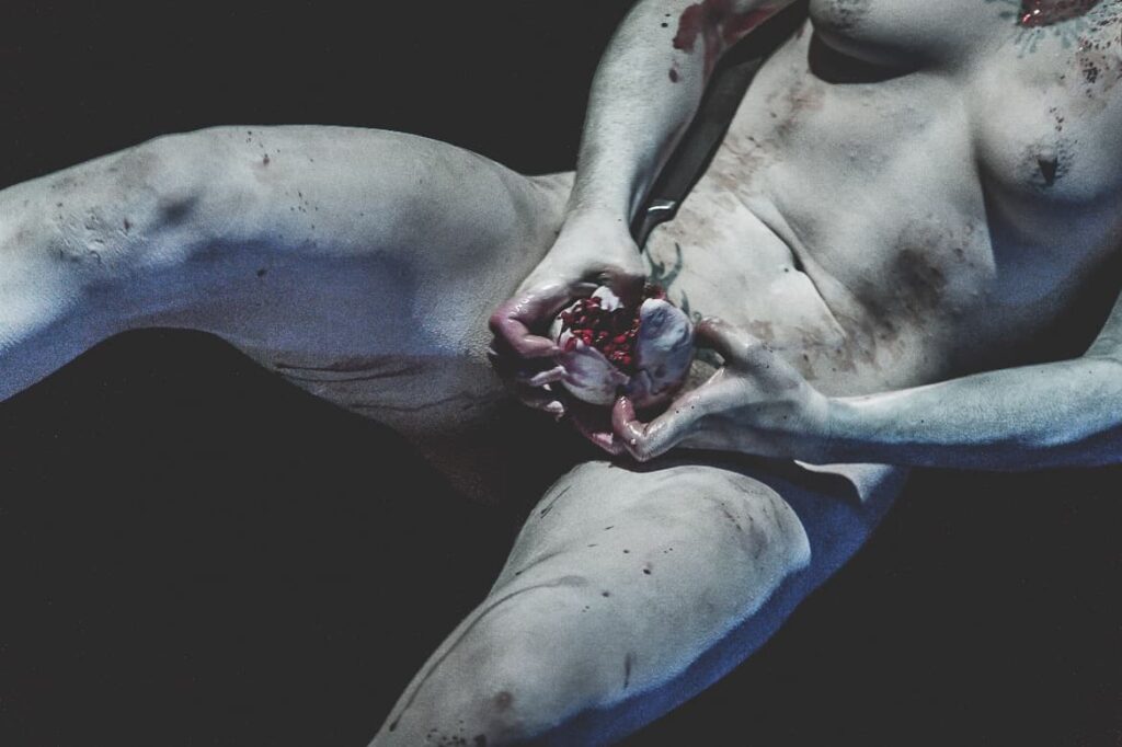 AJ Dirtystein Performeuse