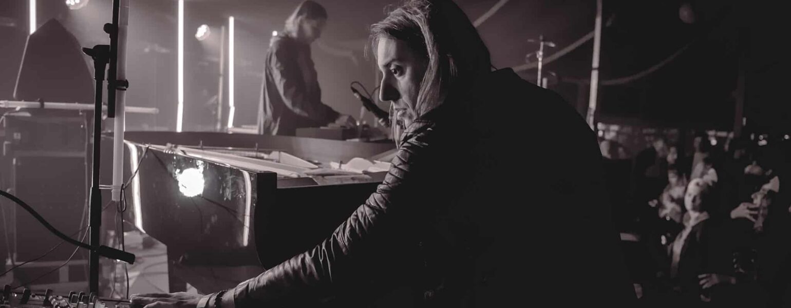 Musiciens sur scène, ambiance concert électro