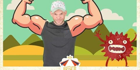 Homme avec des gros biceps