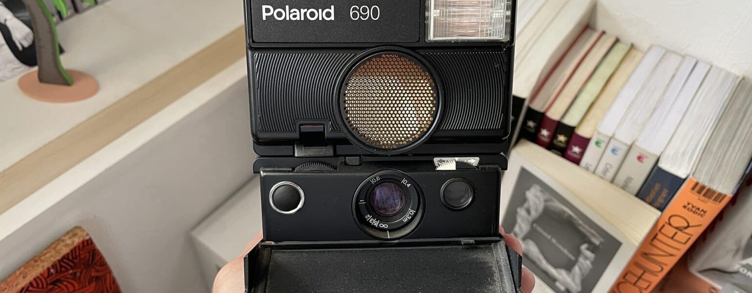 polaroid slr 690