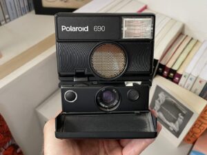 polaroid slr 690