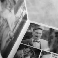 Album photo de mariage en noir et blanc.