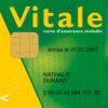 Carte Vitale française avec puce et informations.