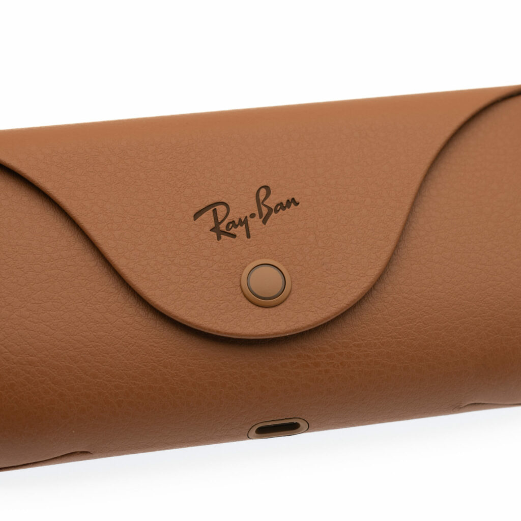 Étui marron pour lunettes Ray-Ban plié