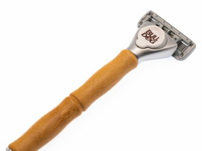 Rasoir en bambou avec logo Bulldog.