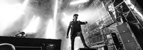 Dirtyphonics en live au festival [nom du festival si tu veux le préciser], capturés par Vincent Zobler dans une ambiance électrisante mêlant lumière, énergie et sound system surpuissant.