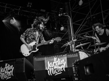 Photographie du groupe Kokomo en concert au Jardin du Michel 2024, capturée par Vincent Zobler.