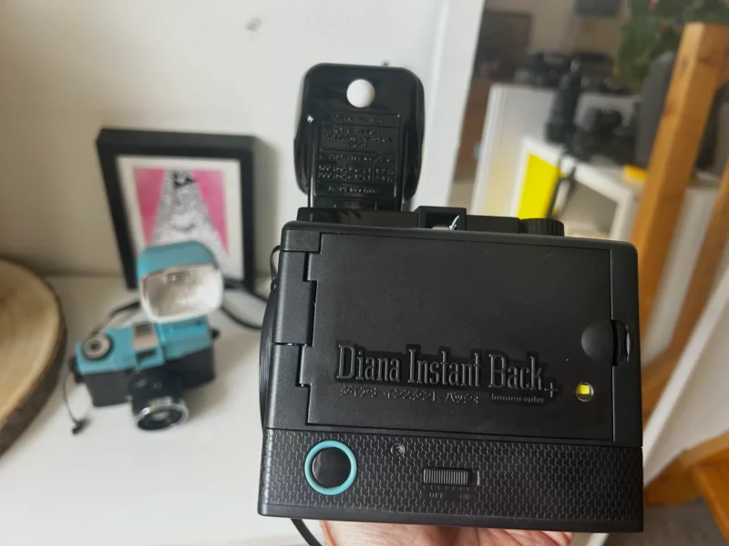 Accessoire Diana Instant Back+ pour appareil photo argentique.